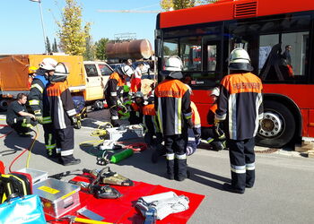 Rettungsdienst und Feuerwehr sprechen die nächsten Schritte ab